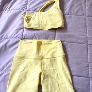 Alo Yoga top and bottom